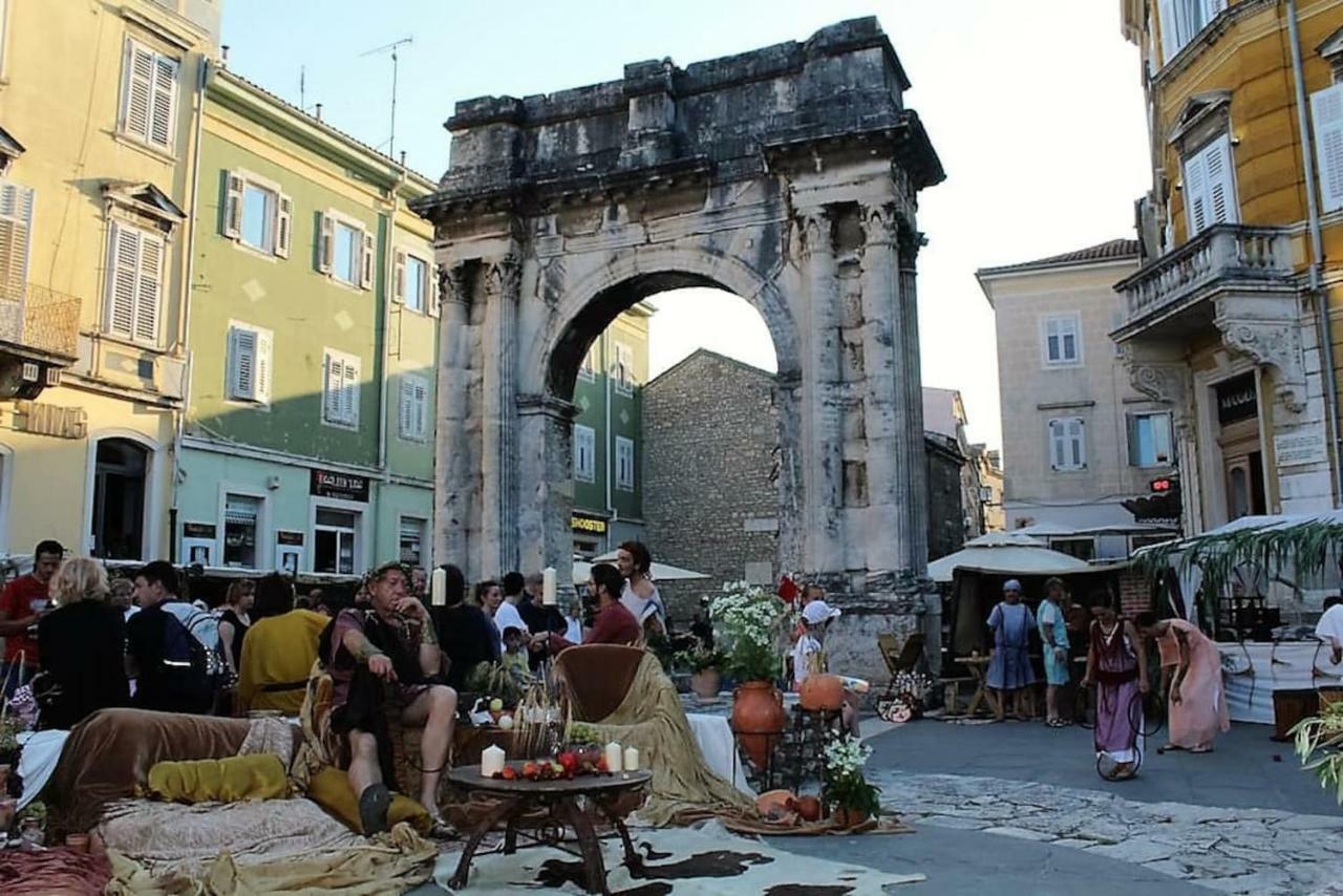 Zora * Pula