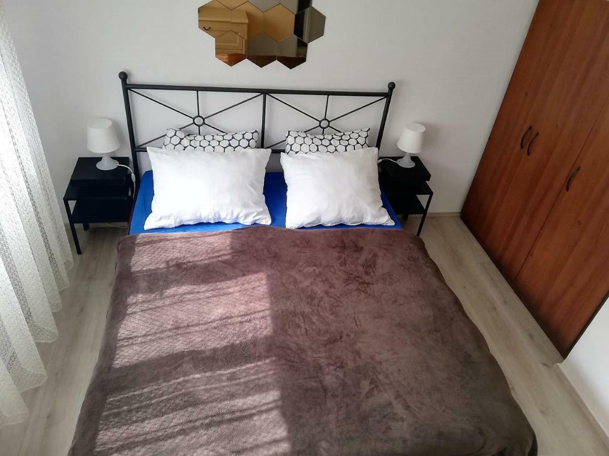 Apartma Zora *