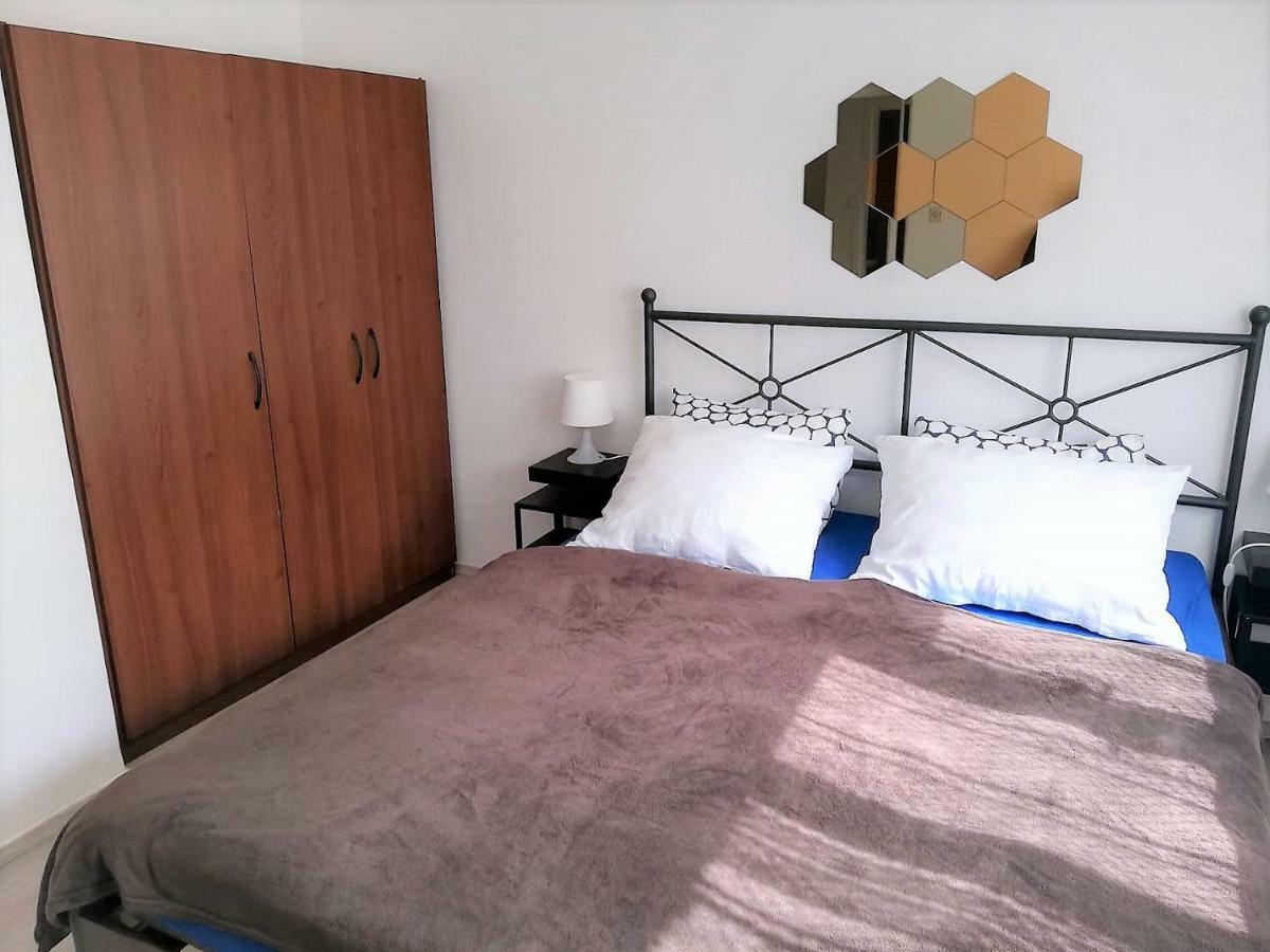 Zora Apartment *