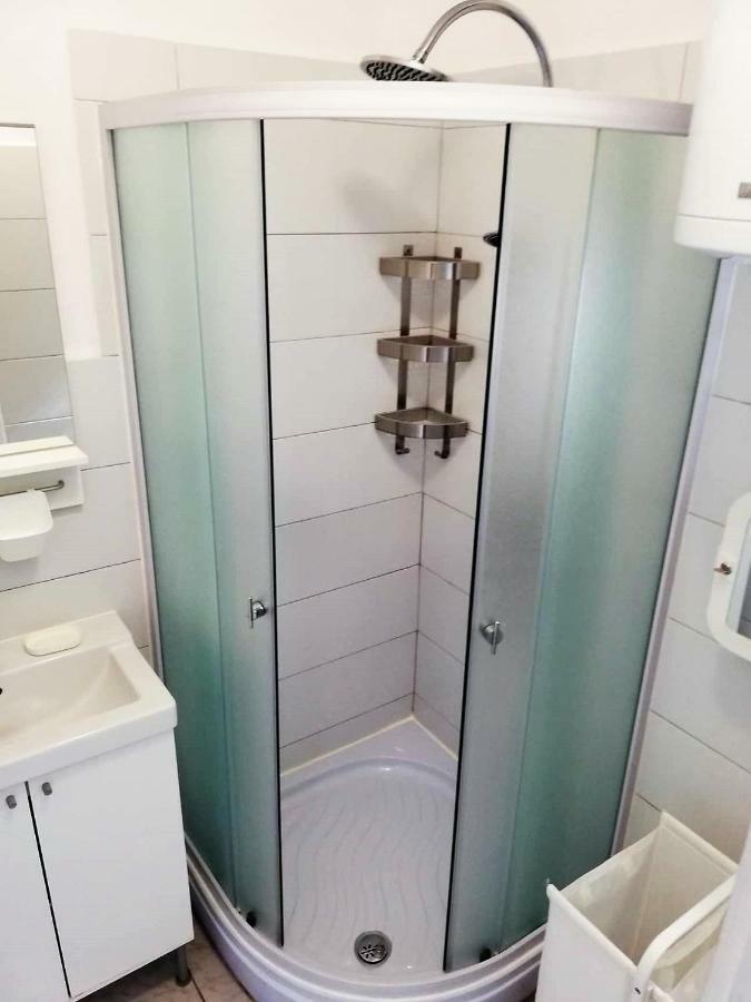 Apartma Zora *